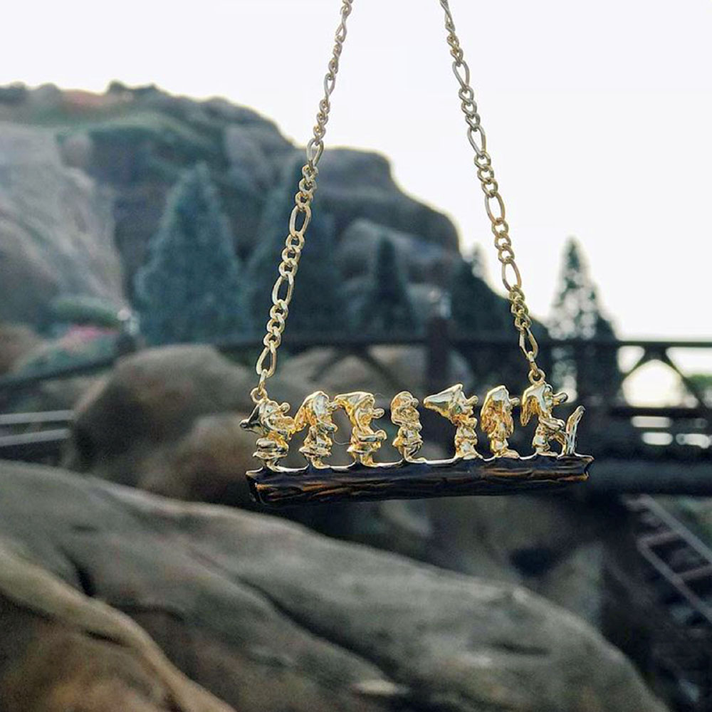 Disney Necklace - Seven Dwarfs (Snow White) in Gold from Couture Kingdom 12100221