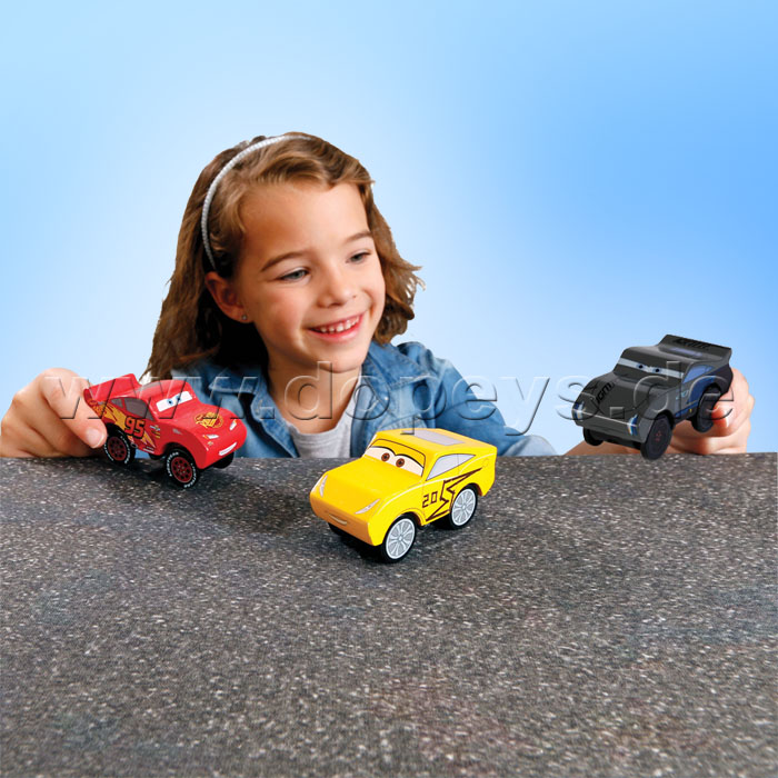 Disney Pixar Cars 3 Set - Piston Cup von Kidkraft (Lightning McQueen, Cruz Ramirez & Jackson Storm) 17214