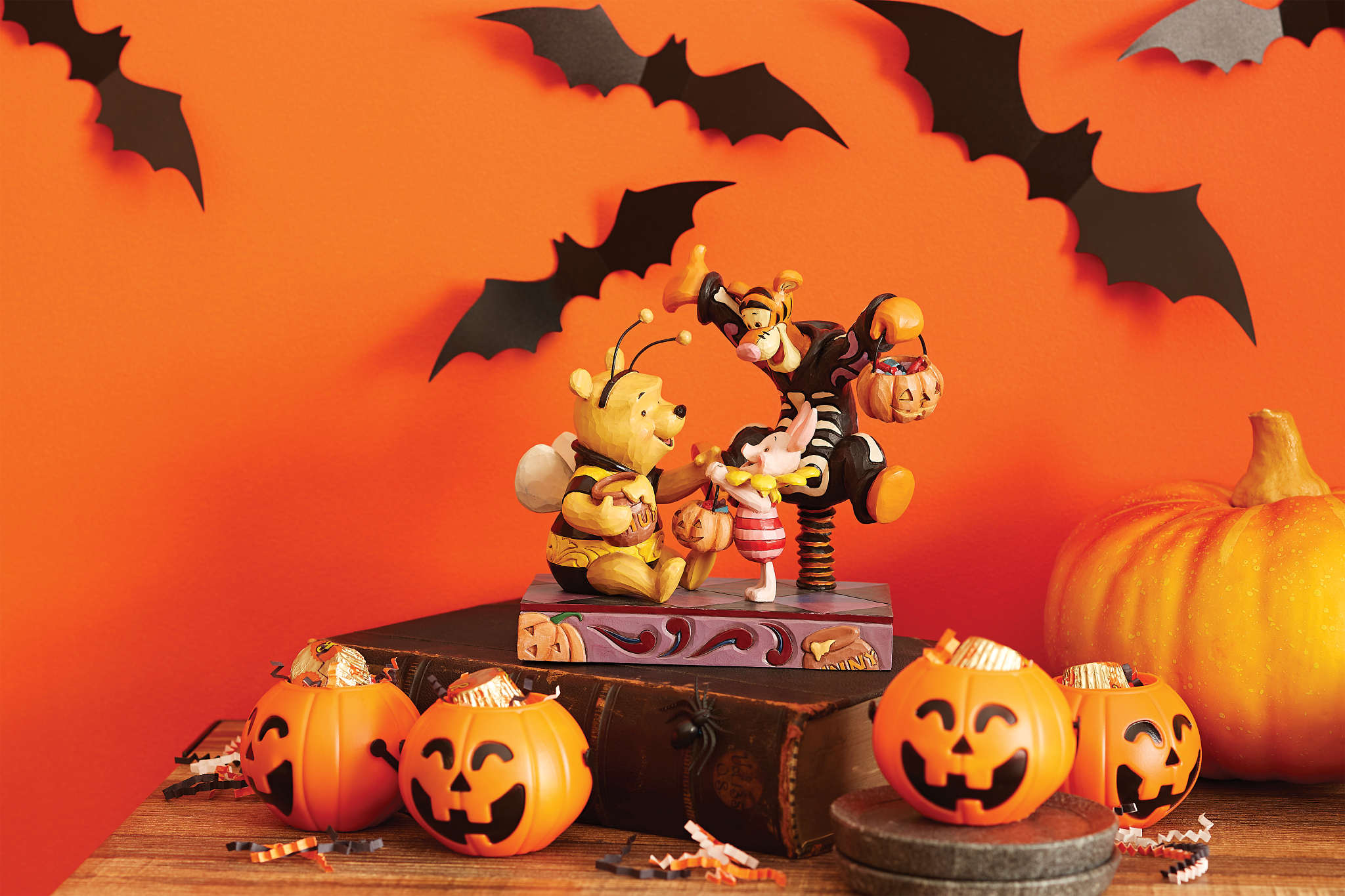 Disney Traditions Figur - Winnie Puuh & Freunde im Halloween Kostüm (A Spook-tacular Halloween) von Jim Shore 6010864
