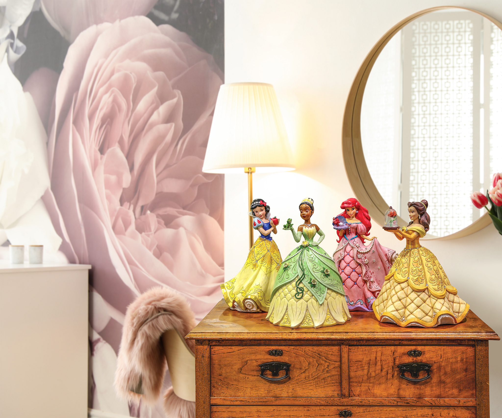 Disney Traditions - Tiana Deluxe (Just One Kiss) figurine by Jim Shore 6011921