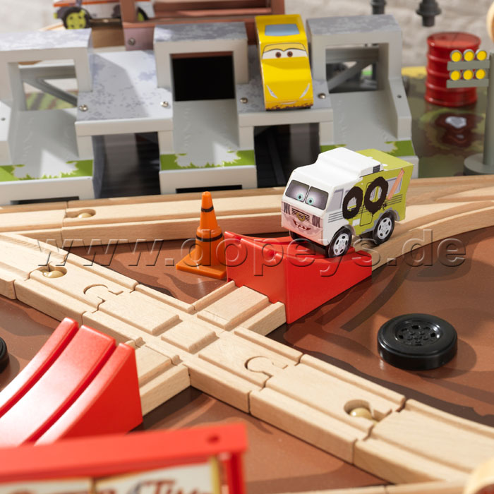 Disney Pixar Cars 3 Eisenbahnset & Spieltisch Thunder Hollow von Kidkraft 17211