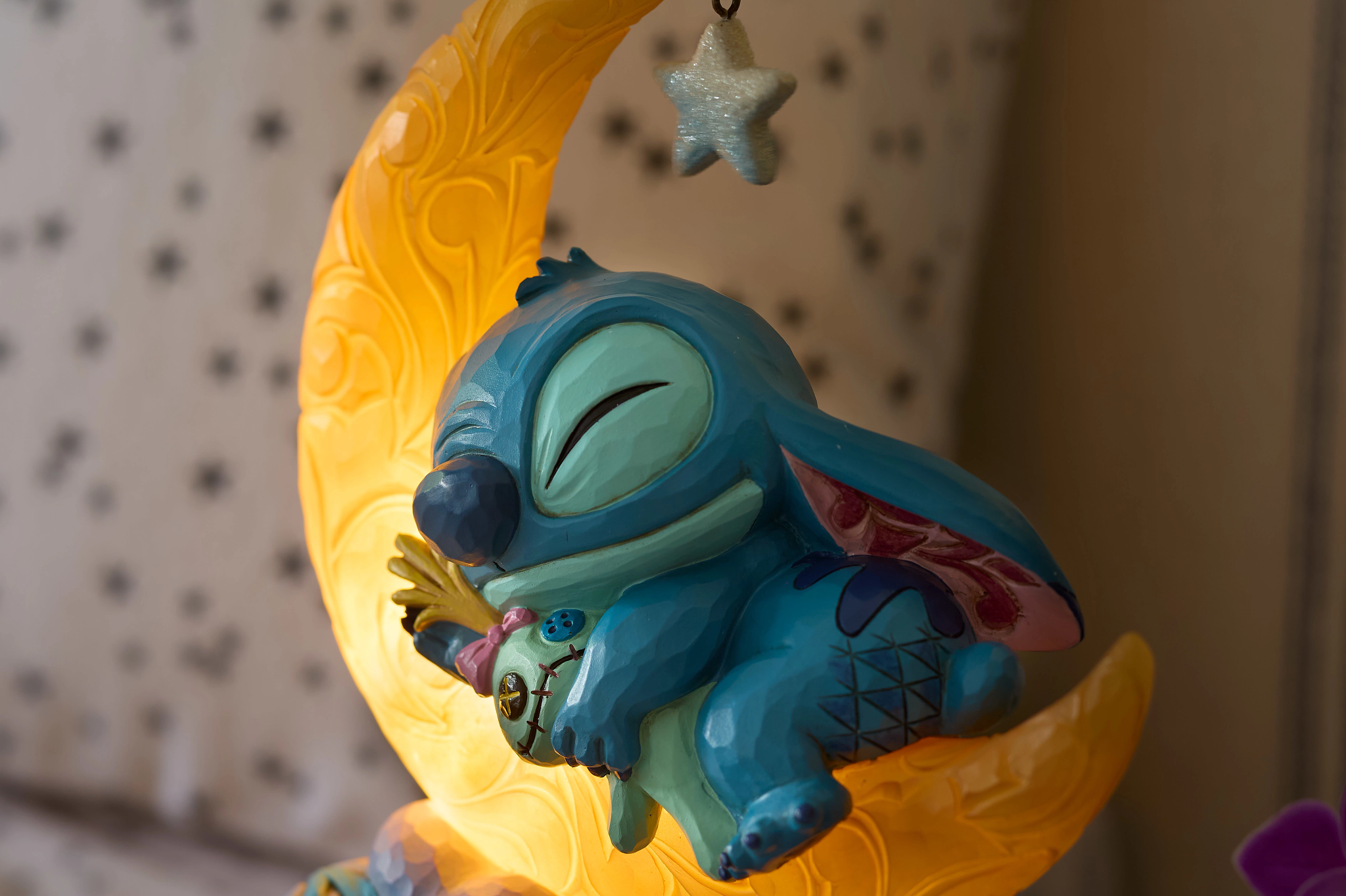 Disney Traditions - Stitch & Scrump on Light-up Moon (Sweet Dreams) figurine by Jim Shore 6016334